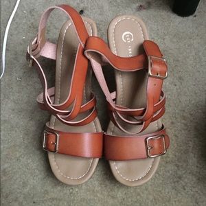 Brand new women’s sandals heels
